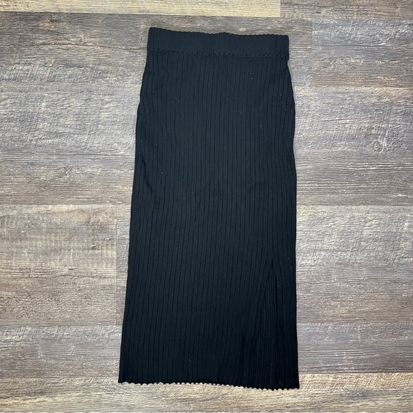 H&M Black Ribbed Midi Pencil Skirt size medium M B136 - Picture 1 of 4
